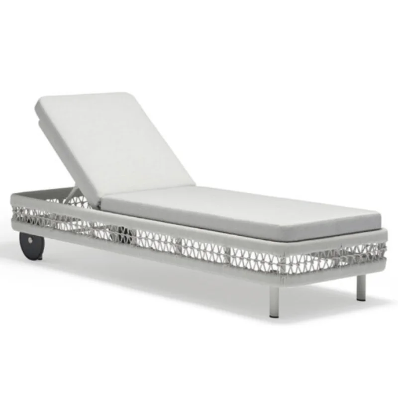 Club Chaise Lounge