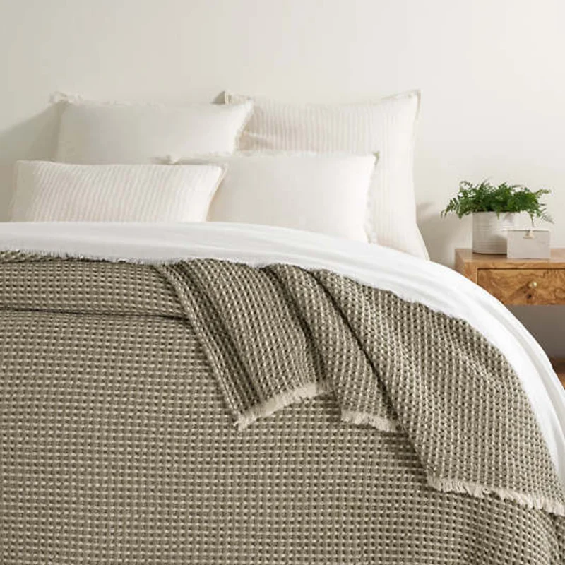 Dorothy Sage Blanket, 2 Sizes
