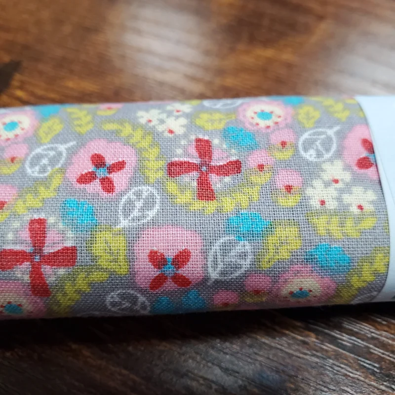FRENCH FAT QUARTER: Flower Circus Gray