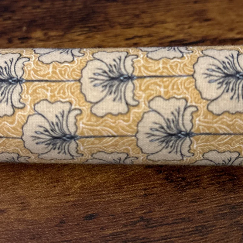 FRENCH FAT QUARTER: Iris Flowers Mustard