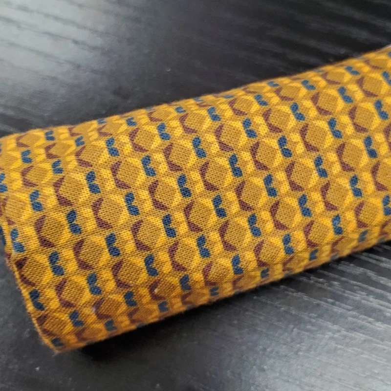 FRENCH FAT QUARTER: Mustard Brown Hexagons