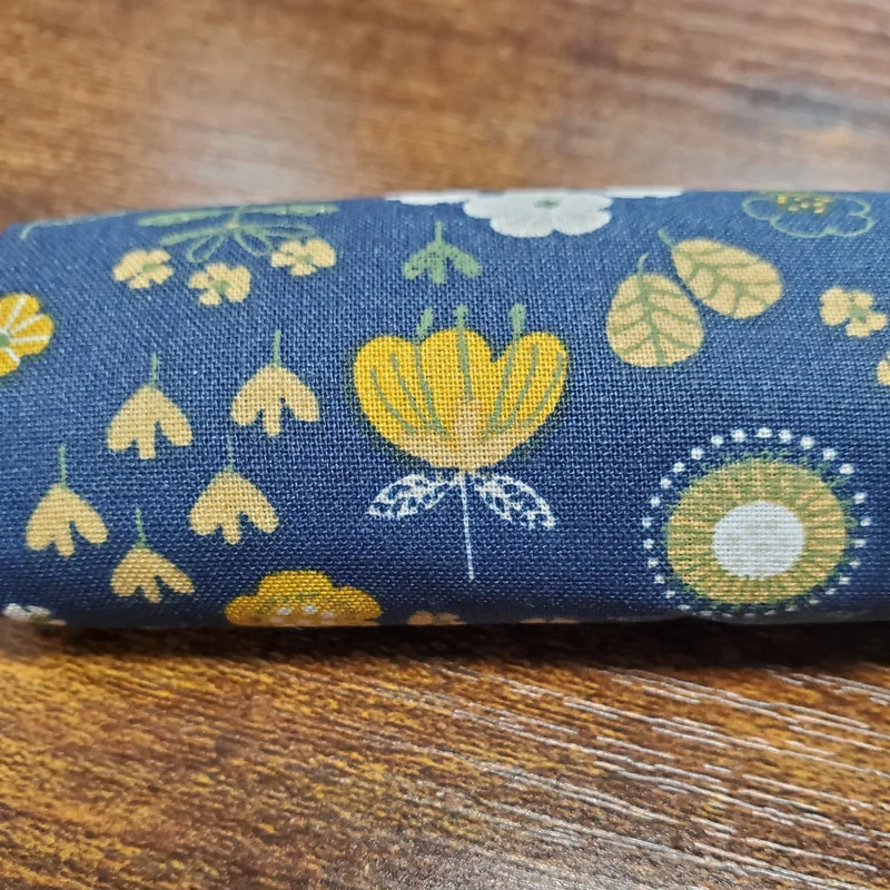 FRENCH FAT QUARTER: Navy Garden Yellow