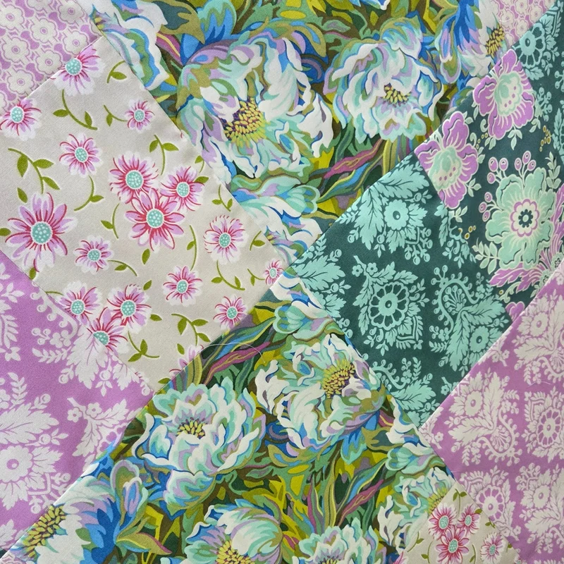 FULL BLOOM Heather Bailey: Quilt Kit Cool