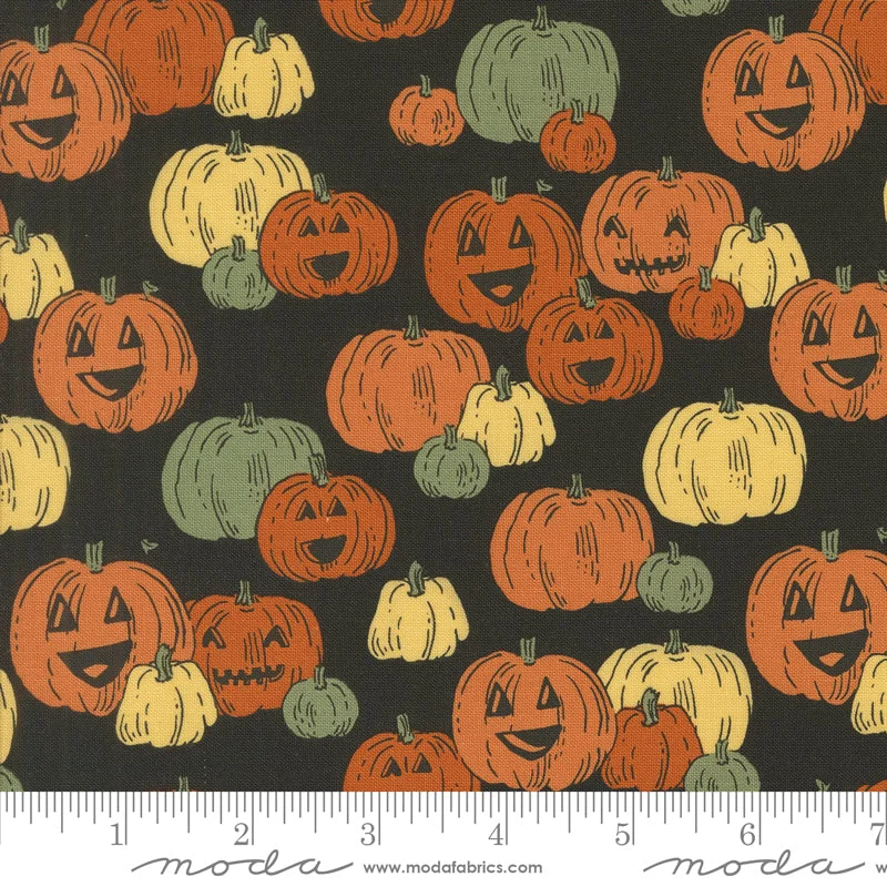 HOME SWEET HAUNT: Home Sweet Haunt-Midnight (1/4 Yard)
