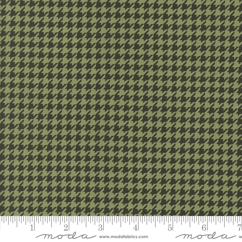 HOME SWEET HAUNT: Hounds Tooth-Moss (1/4 Yard)