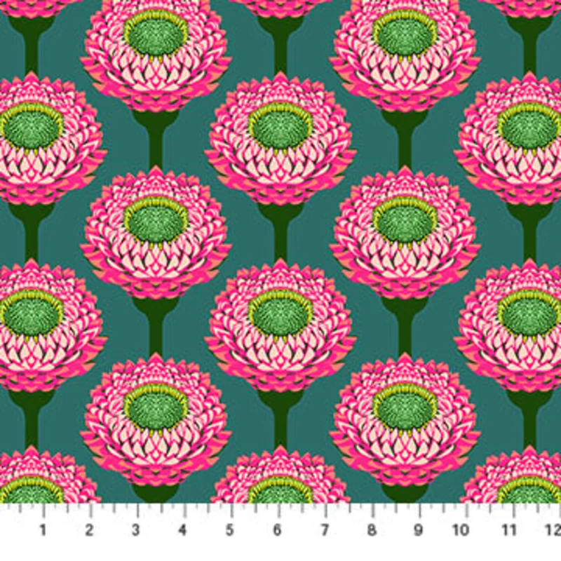 ICONIC: Strawflower-Bursting (1/4 Yard)