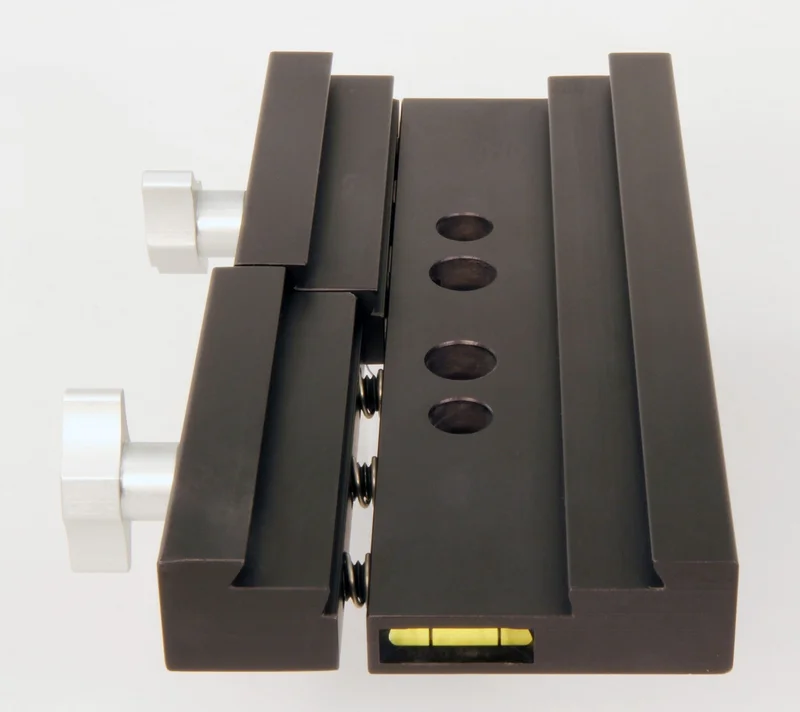 Losmandy Saddle Plate For G11 & Takahashi Mounts, Holds Losmandy/Vixen Dovetails