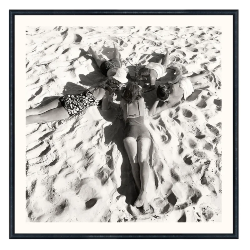 Nostalgia Collection - Beach Meeting C. 1950 - Mid, 18.75" 18.75"