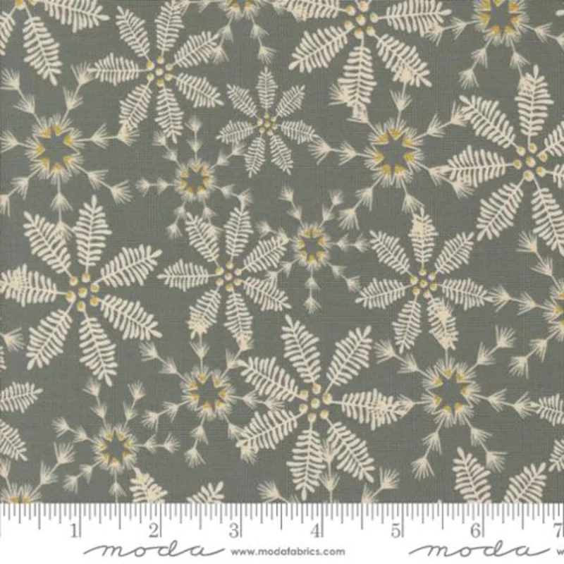 OLD WORLD YULETIDE: Snowy Lace-Fog (1/4 Yard)
