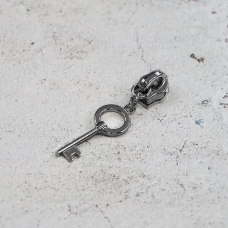 Sallie Tomato: Key Zipper Pull-Gunmetal