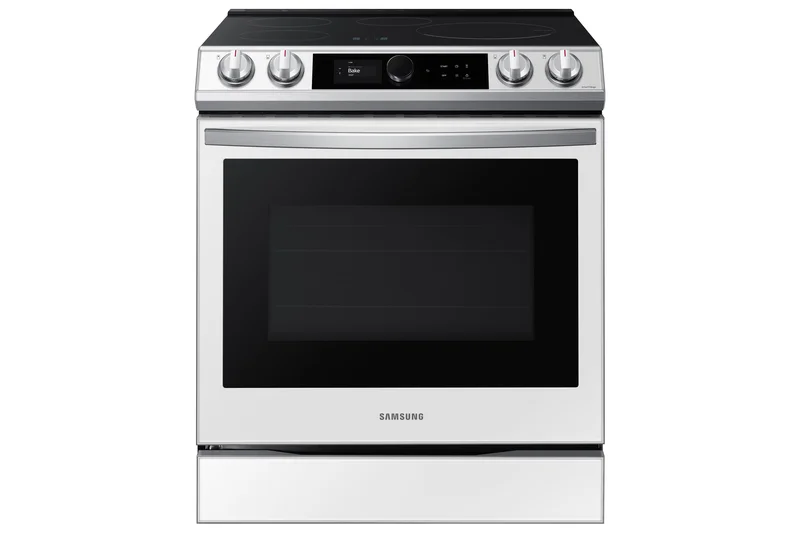 Samsung - Bespoke 6.3 cu. ft Induction Range in White - NE63BB891112AC White