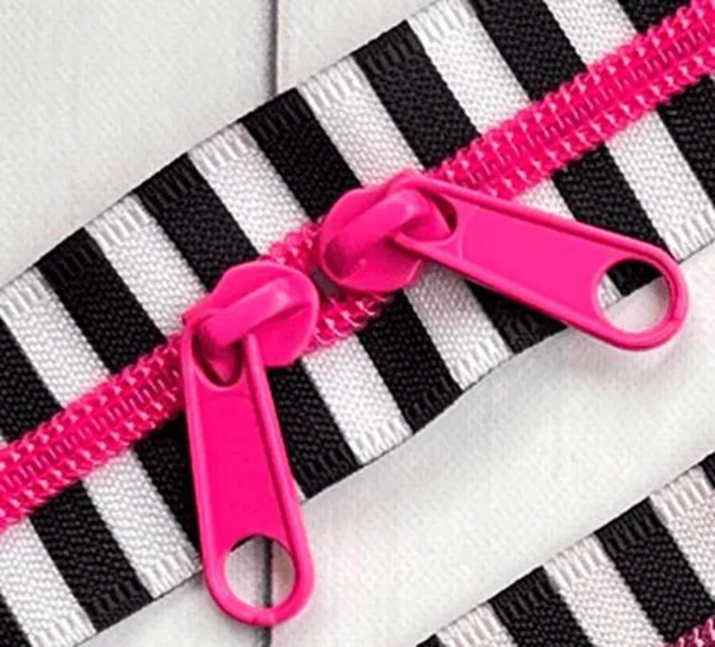 Stitch Supply CO: #5 30" Zipper-B/W Tape with Pink