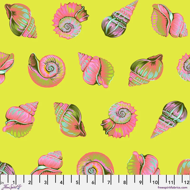 Tula Pink FLORAL REEF: Lil Shelly-Seagrass (1/4 Yard)
