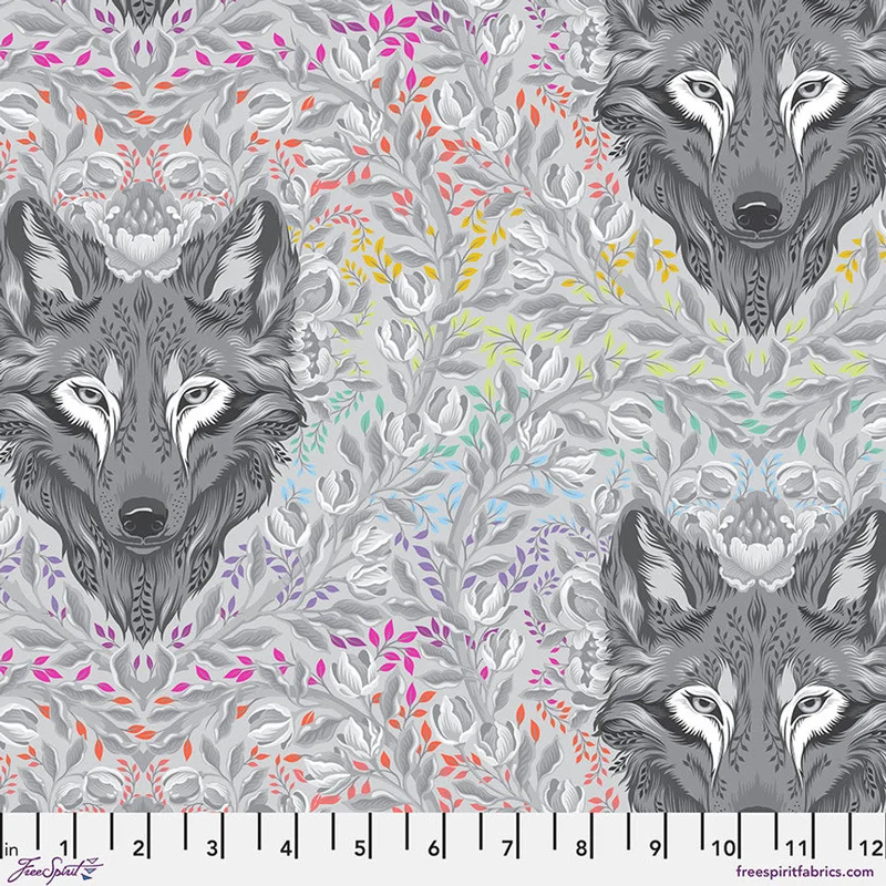 Tula Pink GRAYWORK: Wolf of Pink Street-Fog (1/4 Yard)
