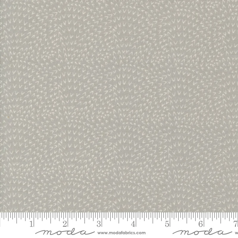 WOODLAND WONDER: Angle Tangle-Fog (1/4 Yard)
